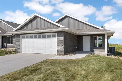 3032 Teton St SW, Cedar Rapids, IA 52404