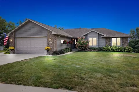 2701 Lancelot Ln NW, Cedar Rapids, IA 52405