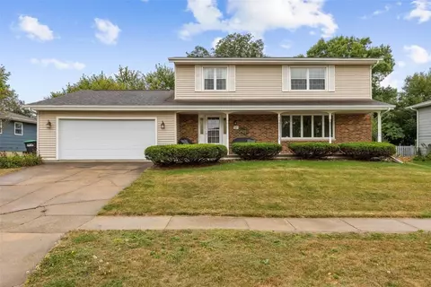 2951 28th Ave, Marion, IA 52302