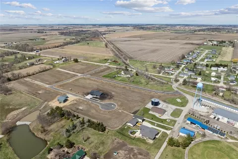 105 Meadow Dr, Shellsburg, IA 52332