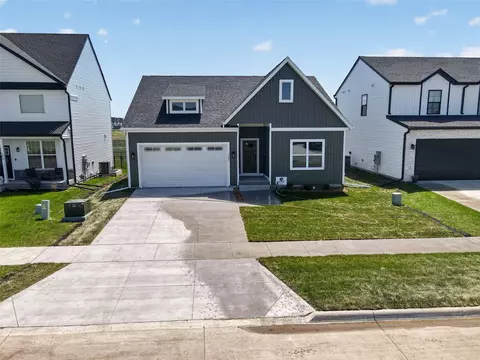 1285 Pricilla Ct, North Liberty, IA 52317