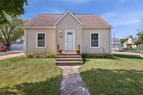 236 Main Ave N, Alburnett, IA 52202
