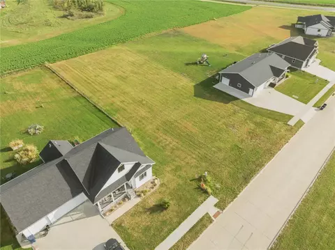 117 Homecoming Ct, Vinton, IA 52349
