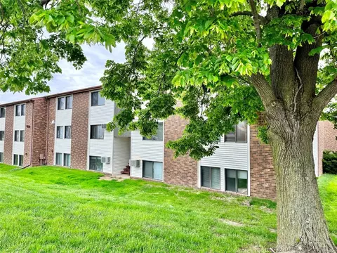 802 Benton Dr #31, Iowa City, IA 52246