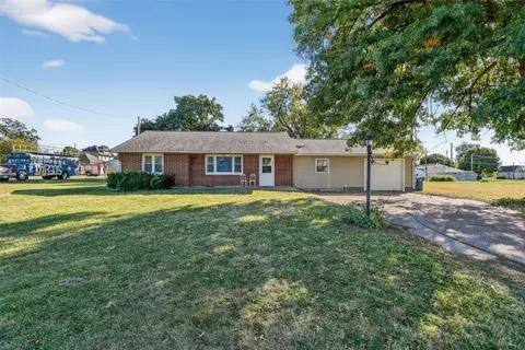 206 Winter St, Calamus, IA 52729