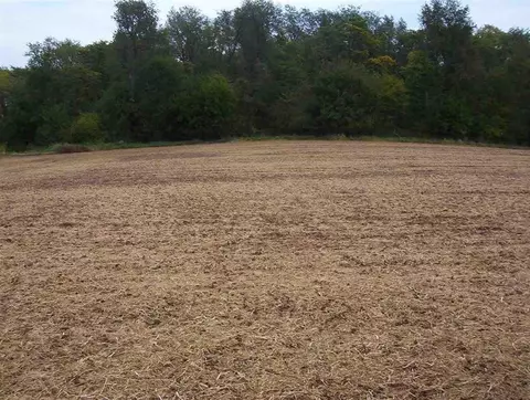 210 Th St NW, Solon, IA 52333