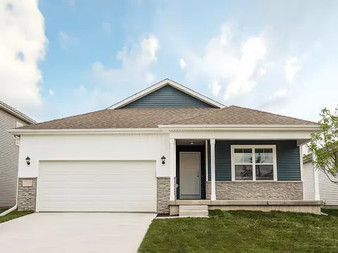 724 Maddie Ln, Tiffin, IA 52340