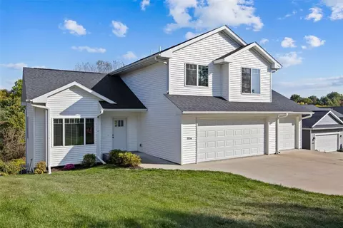 856 N 1st Ave, Iowa City, IA 52245