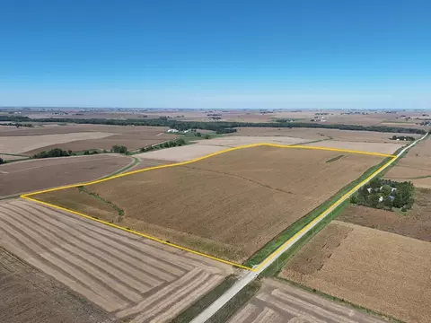 V Avenue, Dysart, IA 52224