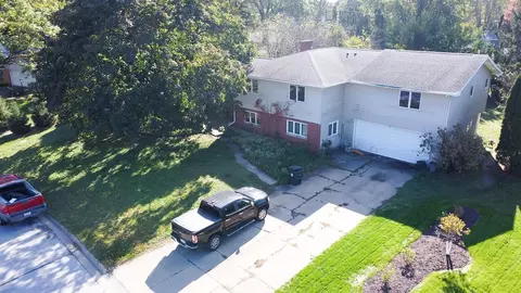 1037 Rachael St, Waterloo, IA 50701