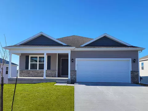 9623 Brighton Way SW, Cedar Rapids, IA 52404