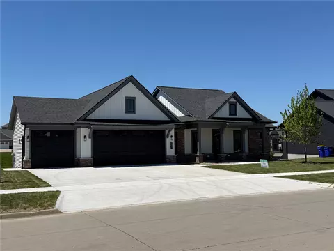 707 Cedar Bnd, Solon, IA 52333
