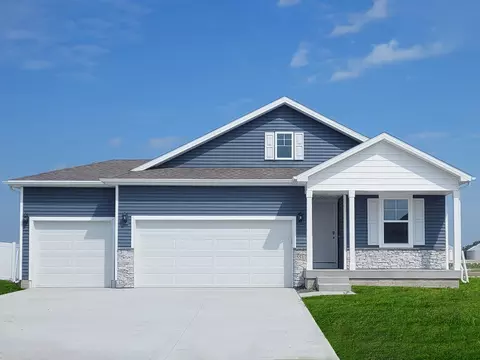 2821 Prairielight Dr, Hiawatha, IA 52233