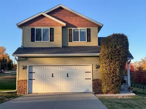 1199 9th St, Coralville, IA 52241