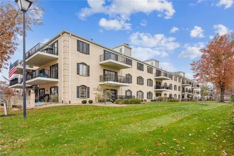 100 Thompson Dr SE #116, Cedar Rapids, IA 52403