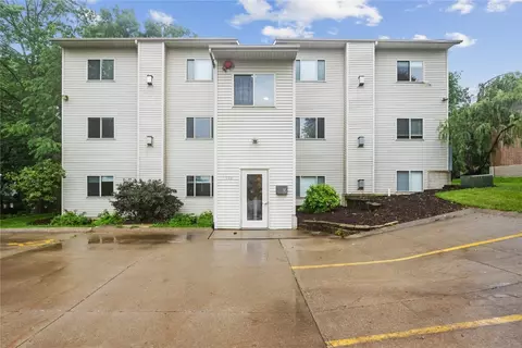 930 23rd Ave Pl #6, Coralville, IA 52241