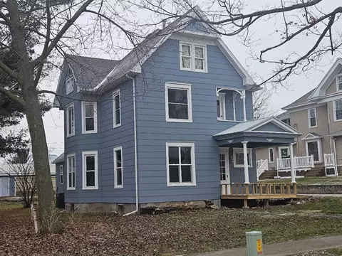 1806 8th Ave, Belle Plaine, IA 52208