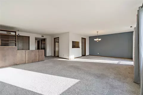 428 29th St Dr SE #16, Cedar Rapids, IA 52403