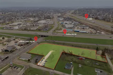 5015 Center Point Rd NE, Cedar Rapids, IA 52402