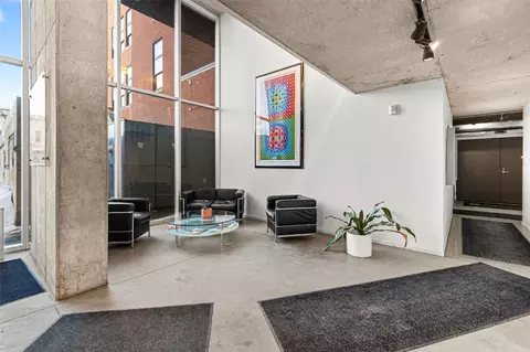 201 E Washington St #601, Iowa City, IA 52240
