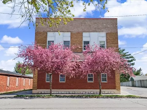 230 S Dubuque St, Solon, IA 52333