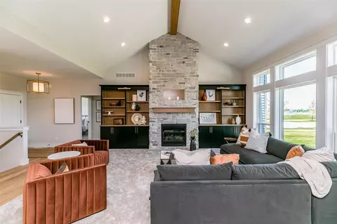 8750 Yeager Ln NE, Cedar Rapids, IA 52402