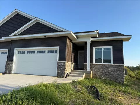 1298 Berkshire Ln, North Liberty, IA 52317