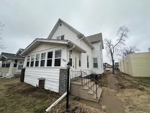 1829 J St SW, Cedar Rapids, IA 52404