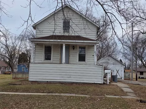658 Marengo Ave, Marengo, IA 52301