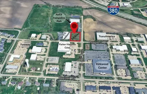 Progress Drive, Hiawatha, IA 52233