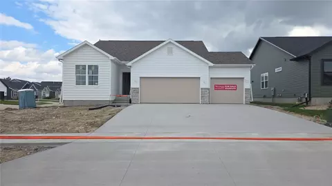 8932 Norway Dr NE, Cedar Rapids, IA 52402