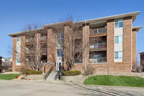 2510 Cascade Ln, Iowa City, IA 52246