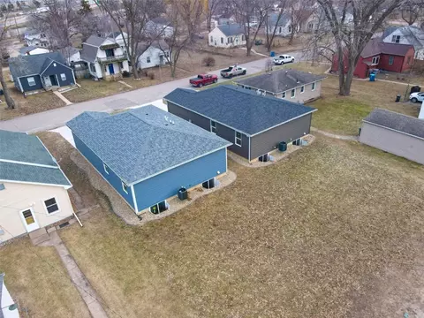 608 Wallgate Ave, Waterloo, IA 50701 photo 9