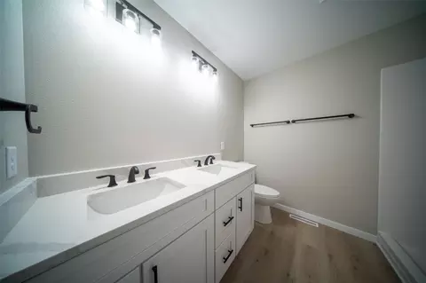 608 Wallgate Ave, Waterloo, IA 50701 photo 29