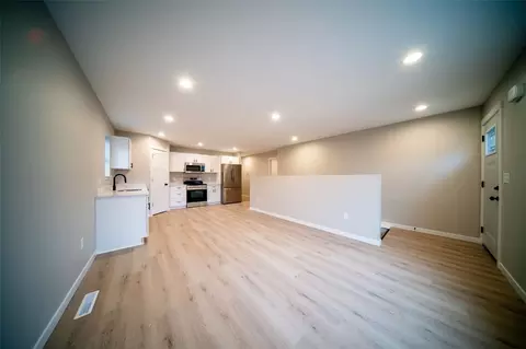 608 Wallgate Ave, Waterloo, IA 50701 photo 15