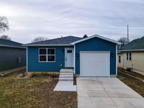 608 Wallgate Ave, Waterloo, IA 50701 photo 4
