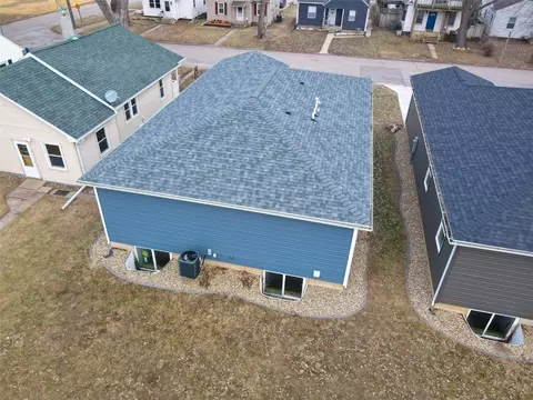 608 Wallgate Ave, Waterloo, IA 50701 photo 12