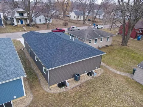 610 Wallgate Ave, Waterloo, IA 50701 photo 7