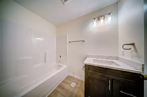 610 Wallgate Ave, Waterloo, IA 50701 photo 25
