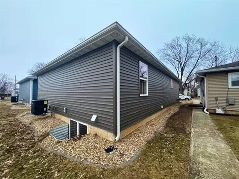 610 Wallgate Ave, Waterloo, IA 50701 photo 10