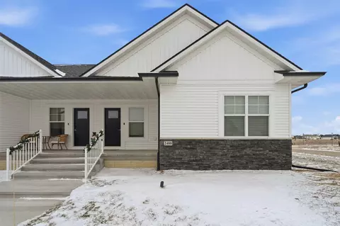 2488 Bluegrass St, Marion, IA 52302