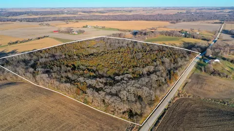Wendy Oaks Rd, Central City, IA 52214