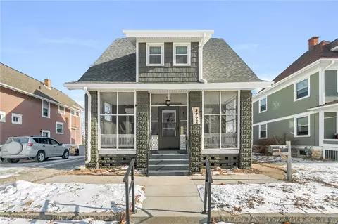122 20th St NE, Cedar Rapids, IA 52402