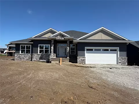 1210 Osage Ln, North Liberty, IA 52317