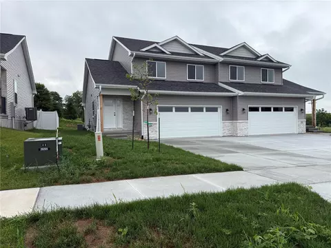 109 Dawson Dr, West Branch, IA 52358