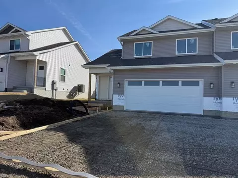109 Dawson Dr, West Branch, IA 52358
