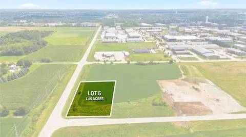 lot5 Tower Terrace Rd, Hiawatha, IA 52233