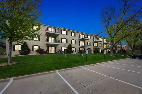 2135 1st Ave SE #115, Cedar Rapids, IA 52402
