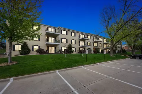 2135 1st Ave SE #115, Cedar Rapids, IA 52402