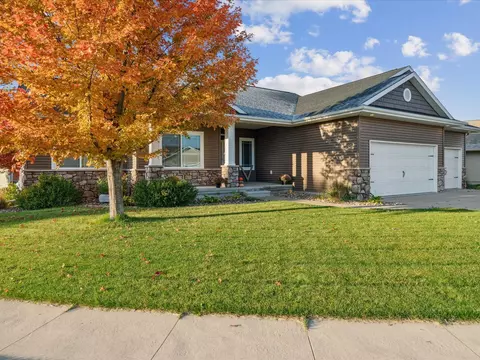 3113 Carlisle Cir, Marion, IA 52302